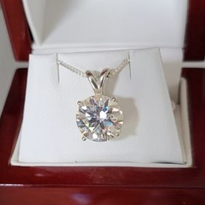 New 4ct Certified Moissanite Diamond Pendant With A Chain